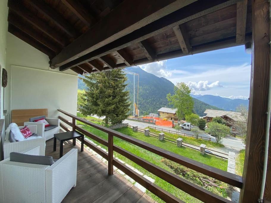 Appartamento Alpine Majestic Escape - Balcone Sulle Piste Di Sci Cir 0102 Champoluc Esterno foto